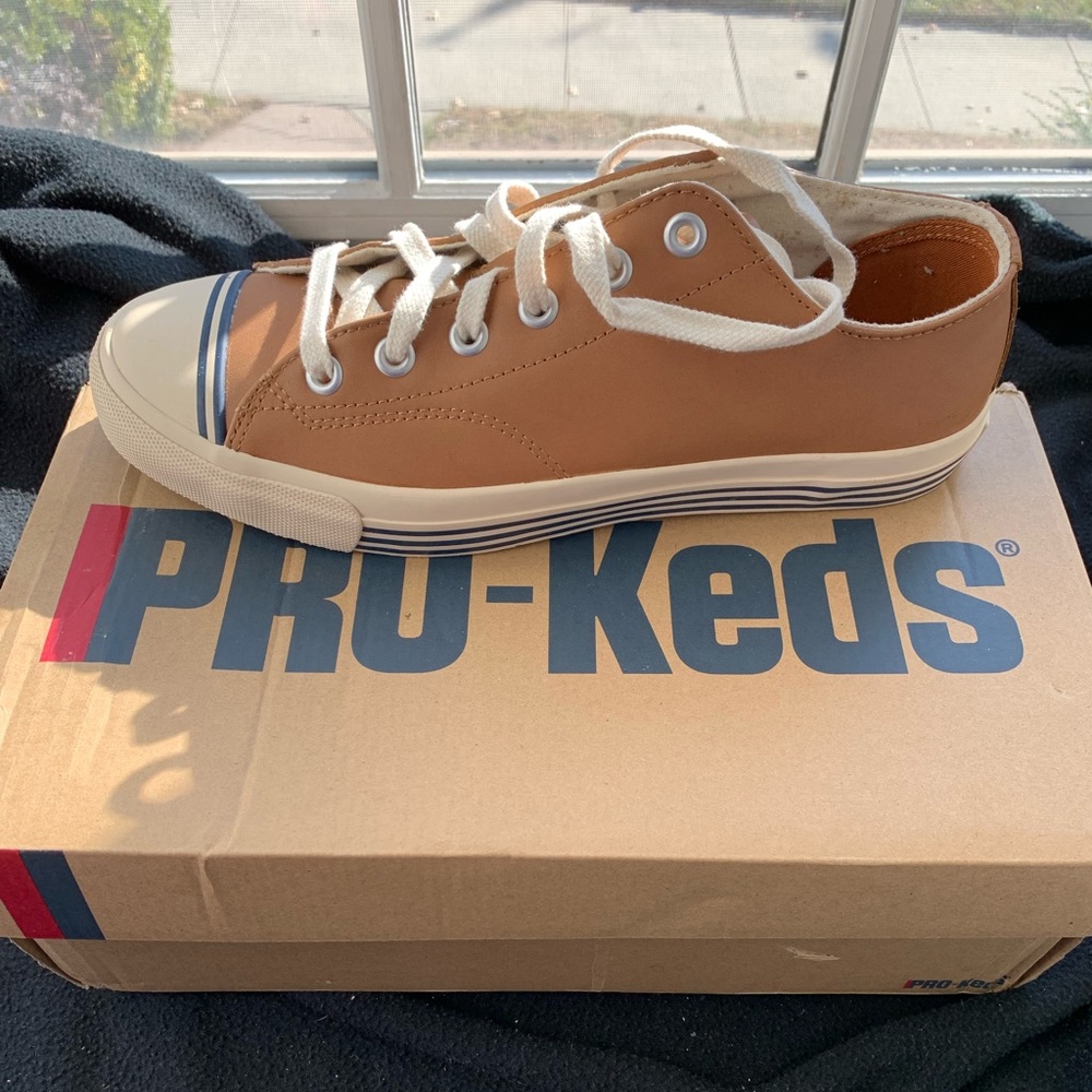 Brand new brown pro-Keds